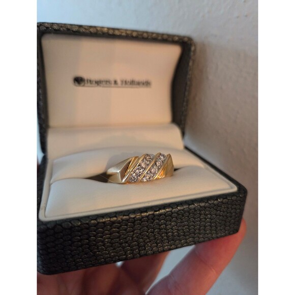 Gentlemen's 14K Yellow Gold Diamond Ring - Picture 3 of 4